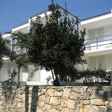 Adria Beach Guest House Novi Vinodolski Extérieur photo