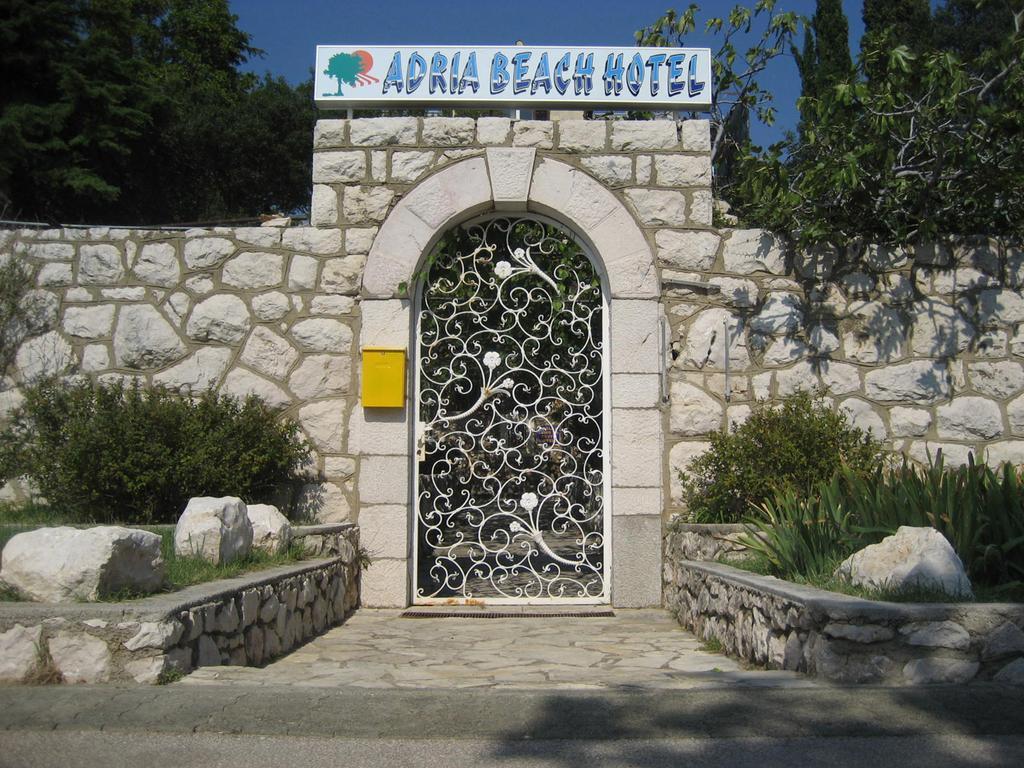 Adria Beach Guest House Novi Vinodolski Extérieur photo
